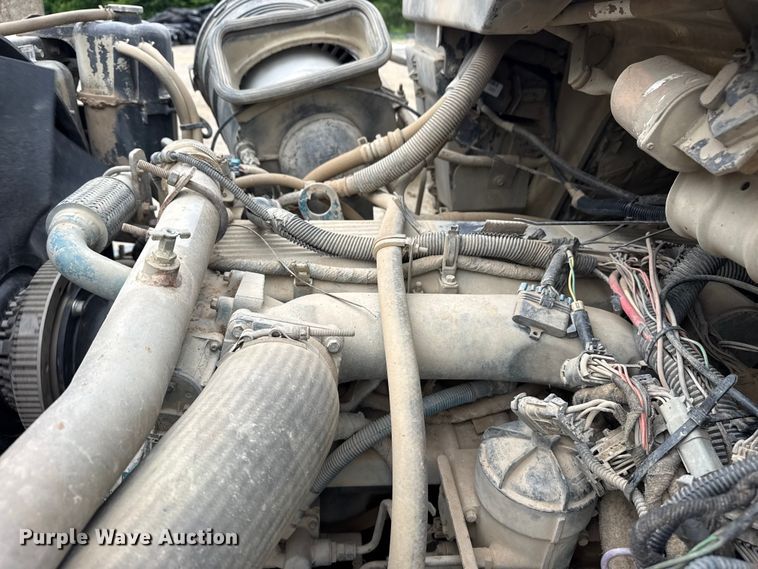 image for item DO8514 2007 International 7500 water truck