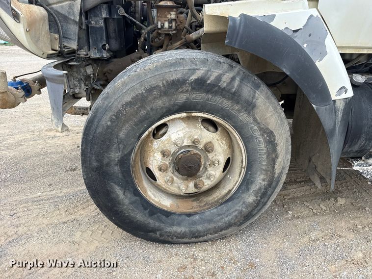 image for item DO8514 2007 International 7500 water truck