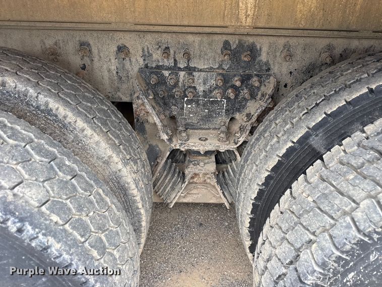 image for item DO8514 2007 International 7500 water truck
