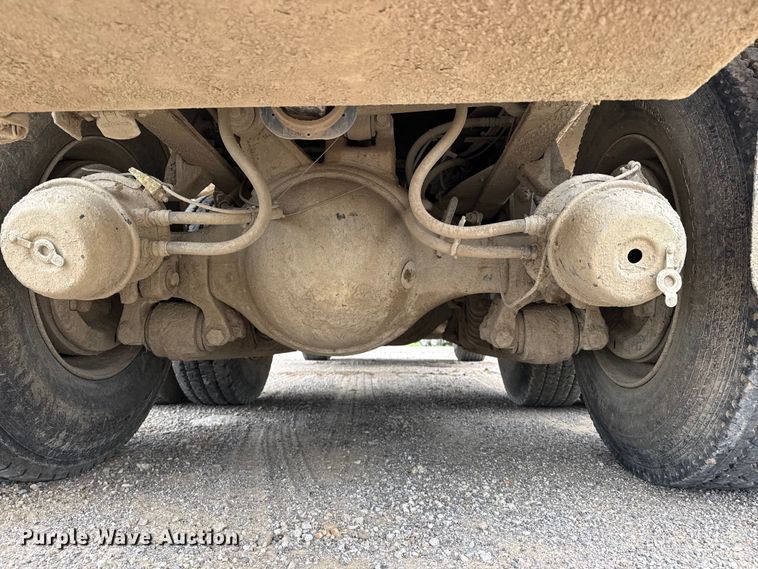 image for item DO8514 2007 International 7500 water truck