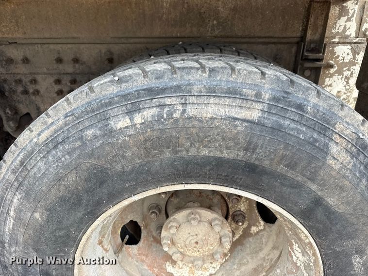 image for item DO8514 2007 International 7500 water truck