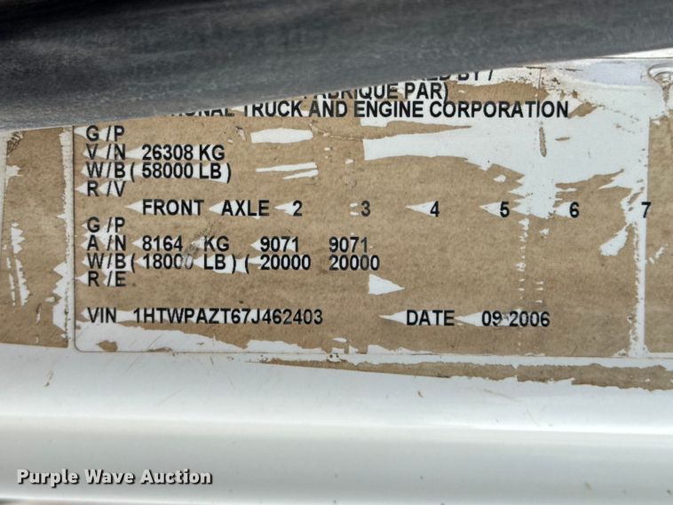 image for item DO8514 2007 International 7500 water truck