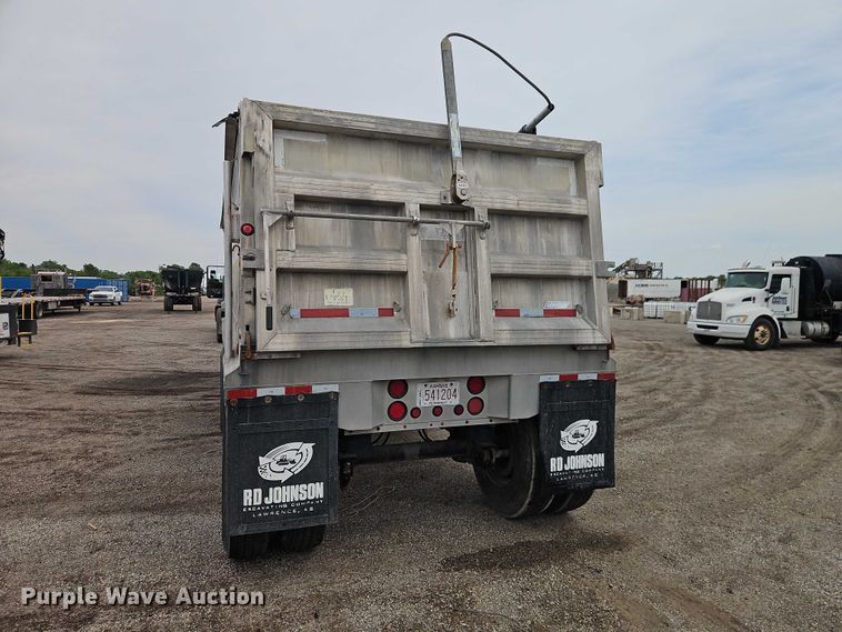 image for item DR2814 2003 Travis T/96 end dump trailer