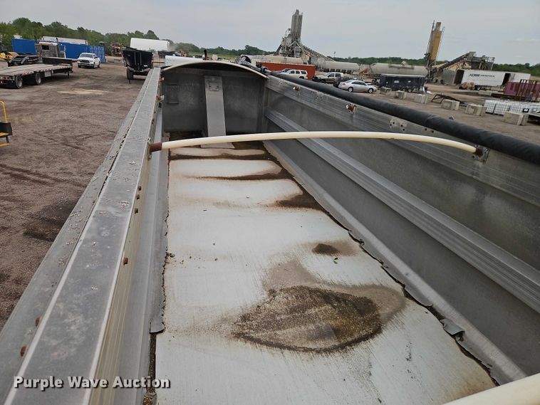 image for item DR2814 2003 Travis T/96 end dump trailer
