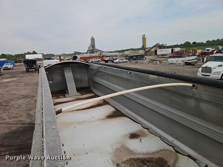 image for item DR2814 2003 Travis T/96 end dump trailer