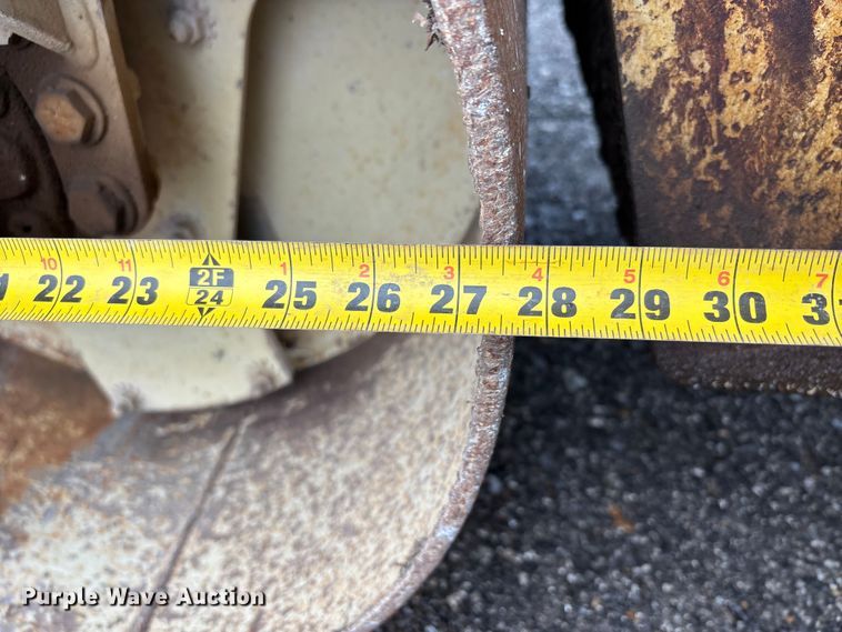 image for item DT0072 Ingersoll Rand DD-25 double drum vibratory roller