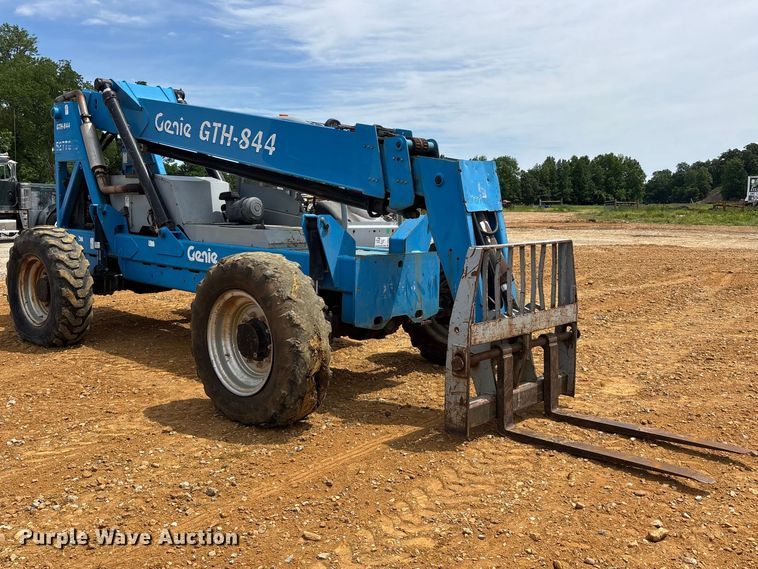 image for item DT0245 2008 Genie GTH844 telehandler