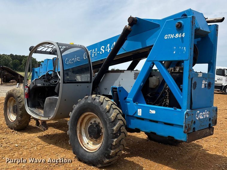 image for item DT0245 2008 Genie GTH844 telehandler