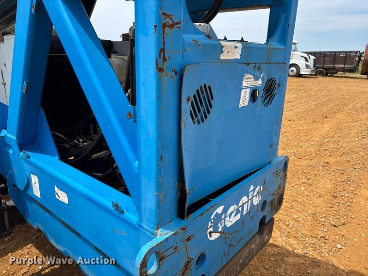 image for item DT0245 2008 Genie GTH844 telehandler
