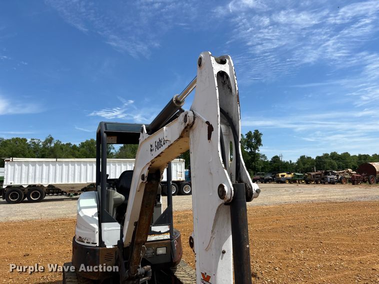 image for item DT0247 2016 Bobcat E26 mini excavator