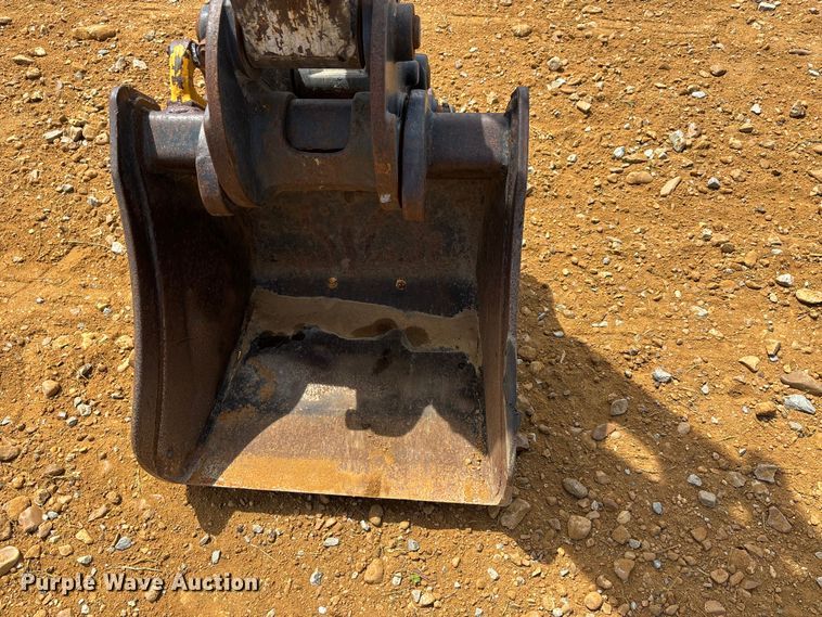 image for item DT0247 2016 Bobcat E26 mini excavator