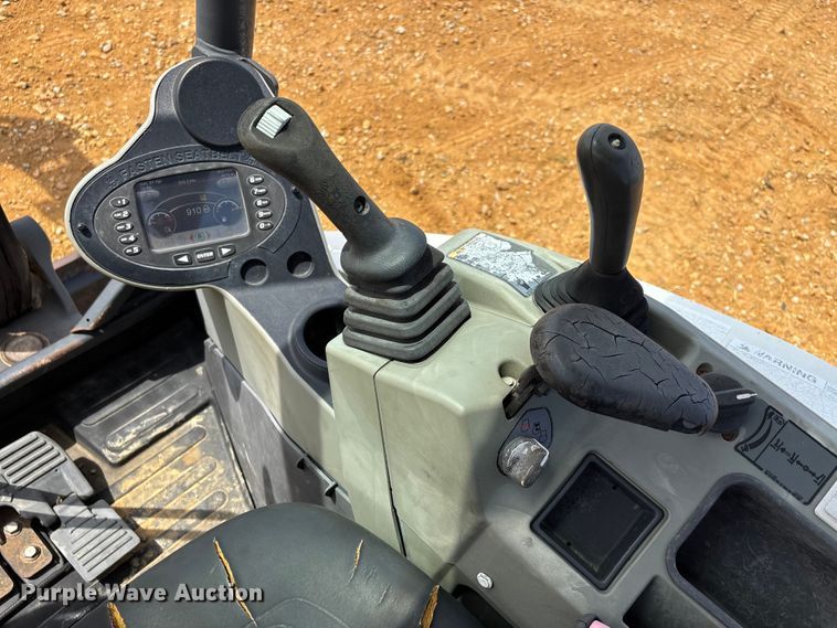 image for item DT0247 2016 Bobcat E26 mini excavator