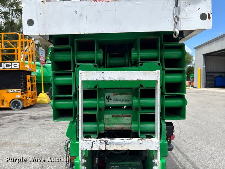 image for item DU0484 JLG 2632ES scissor lift