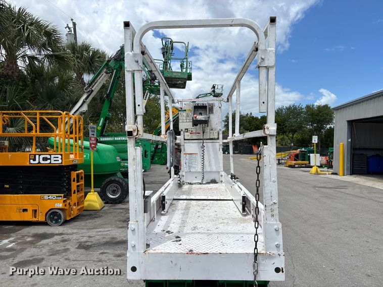 image for item DU0484 JLG 2632ES scissor lift