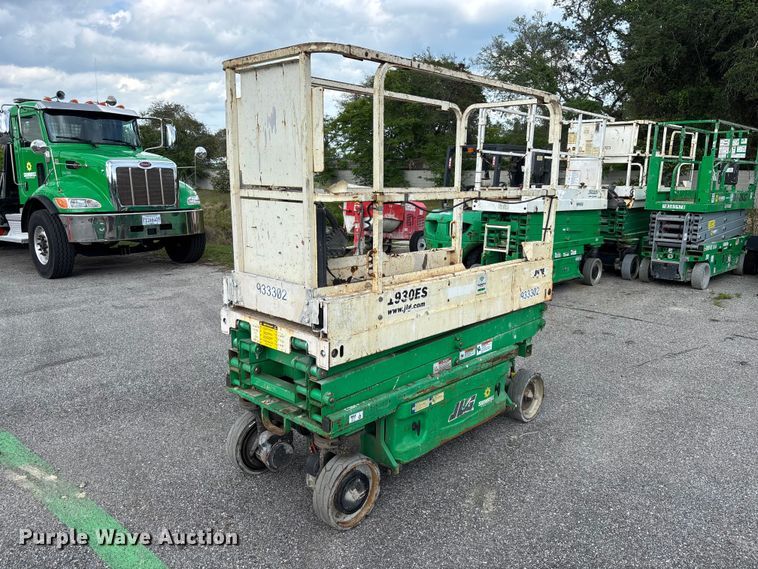 image for item DU0490 2016 JLG 1930ES scissor lift