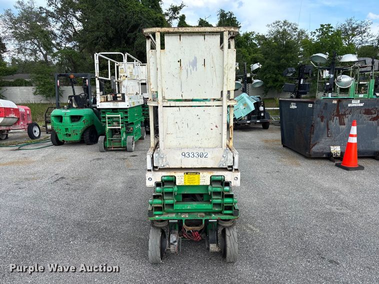 image for item DU0490 2016 JLG 1930ES scissor lift