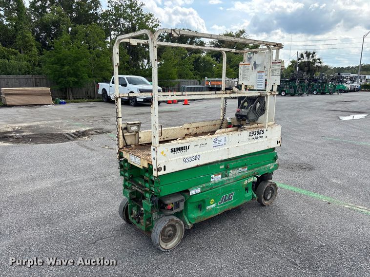 image for item DU0490 2016 JLG 1930ES scissor lift