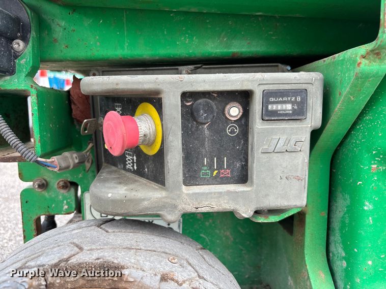 image for item DU0490 2016 JLG 1930ES scissor lift