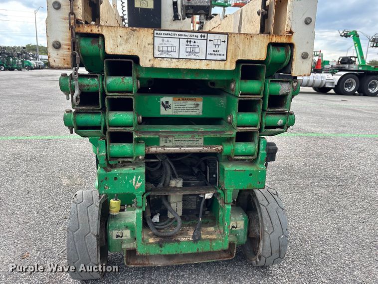 image for item DU0490 2016 JLG 1930ES scissor lift