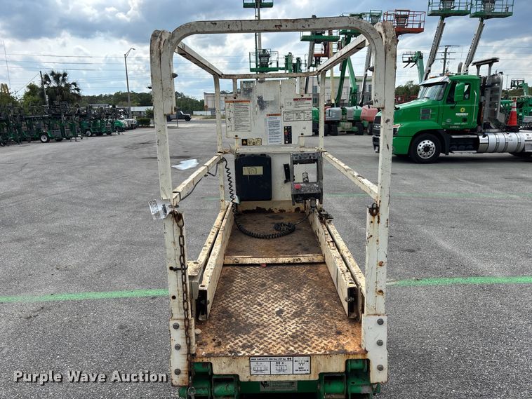 image for item DU0490 2016 JLG 1930ES scissor lift