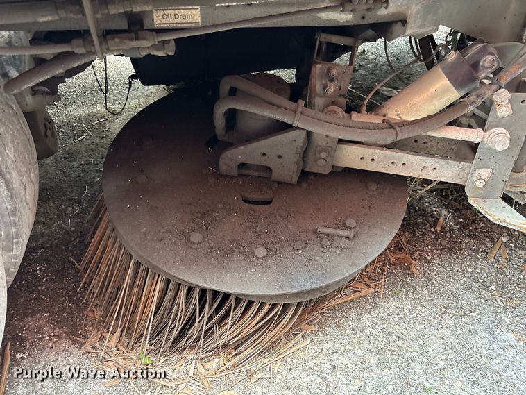 image for item DU0495 2013 Freightliner M2106 street sweeper truck