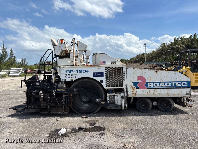 image for item DU0497 Roadtec RP190e paver