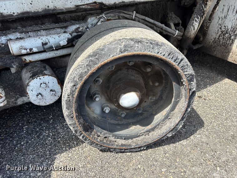 image for item DU0497 Roadtec RP190e paver