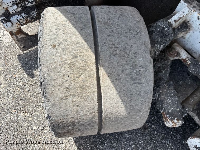 image for item DU0497 Roadtec RP190e paver