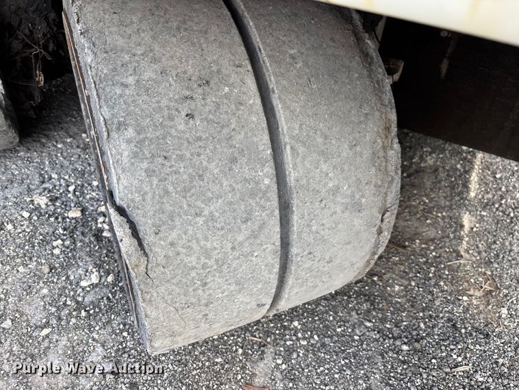 image for item DU0497 Roadtec RP190e paver