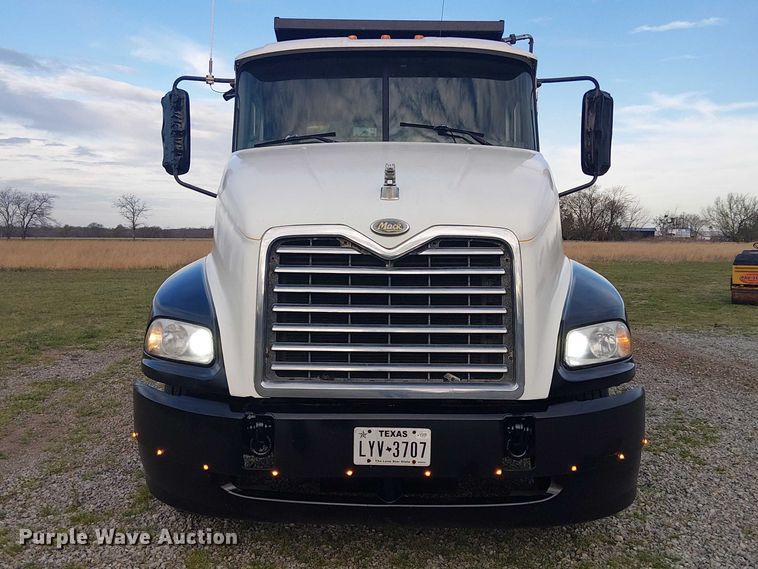 image for item DU3106 2006 Mack CXN612 Vision dump truck