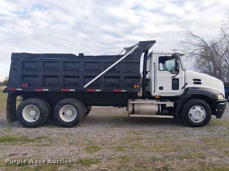 image for item DU3106 2006 Mack CXN612 Vision dump truck