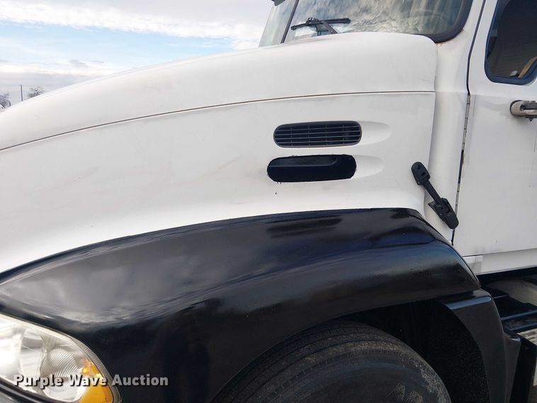image for item DU3106 2006 Mack CXN612 Vision dump truck