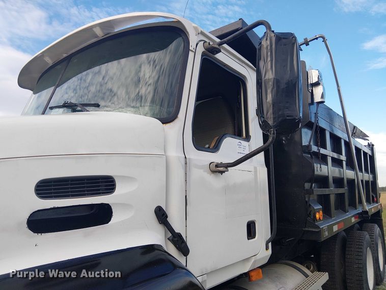 image for item DU3106 2006 Mack CXN612 Vision dump truck