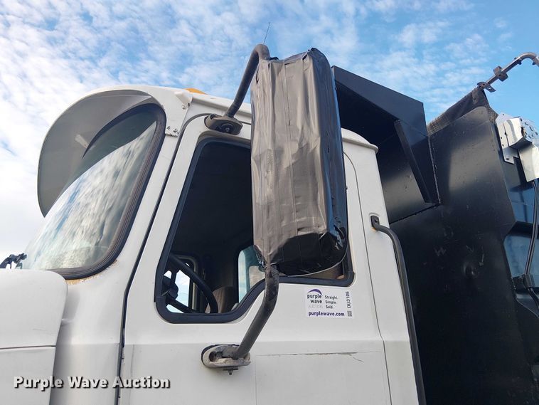 image for item DU3106 2006 Mack CXN612 Vision dump truck