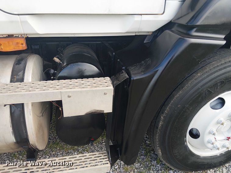 image for item DU3106 2006 Mack CXN612 Vision dump truck