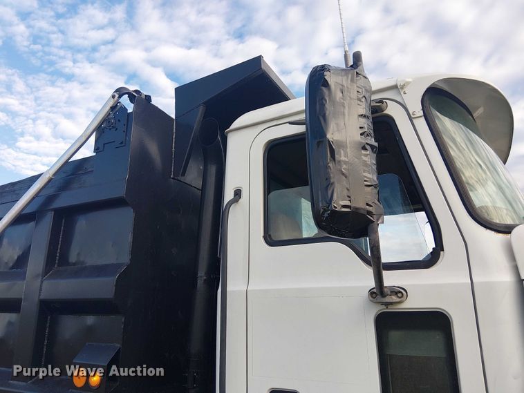 image for item DU3106 2006 Mack CXN612 Vision dump truck