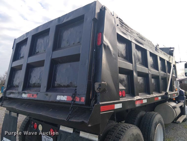 image for item DU3106 2006 Mack CXN612 Vision dump truck
