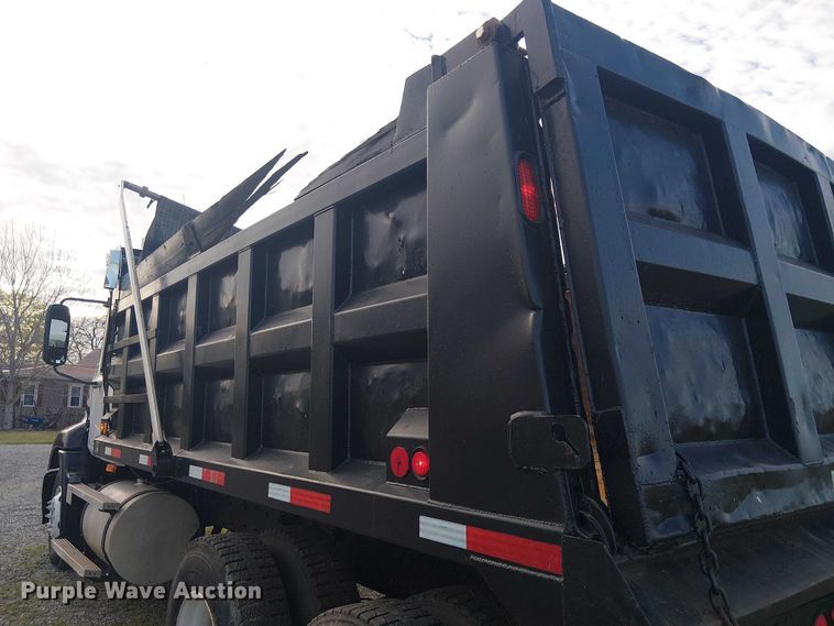 image for item DU3106 2006 Mack CXN612 Vision dump truck