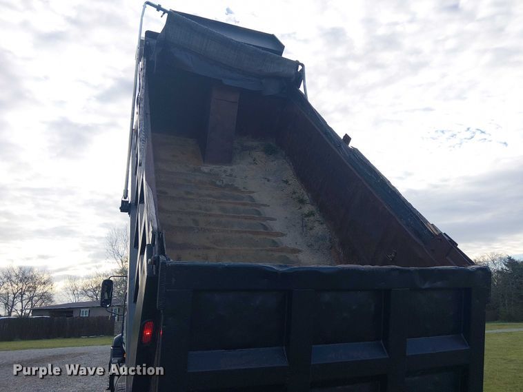 image for item DU3106 2006 Mack CXN612 Vision dump truck