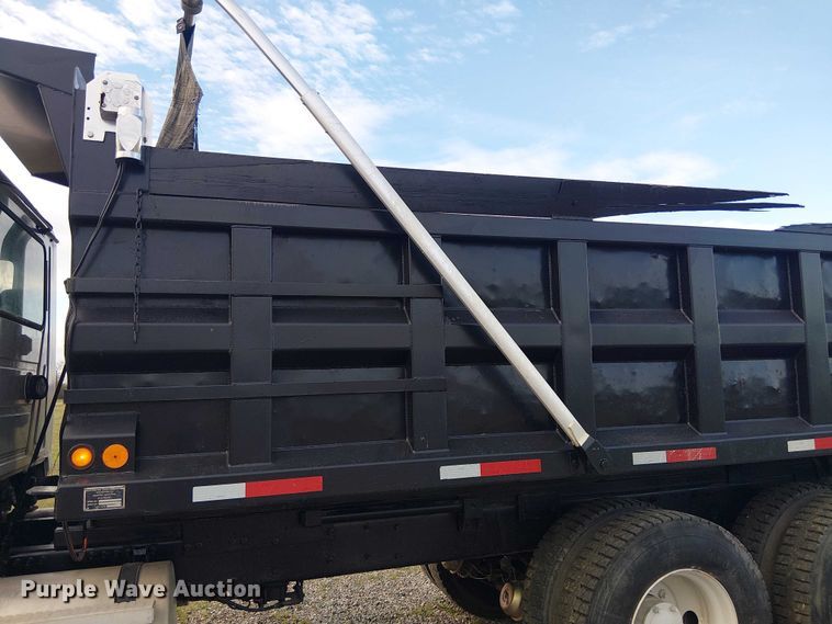 image for item DU3106 2006 Mack CXN612 Vision dump truck