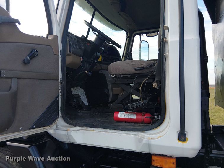 image for item DU3106 2006 Mack CXN612 Vision dump truck