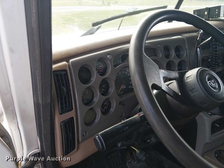 image for item DU3106 2006 Mack CXN612 Vision dump truck