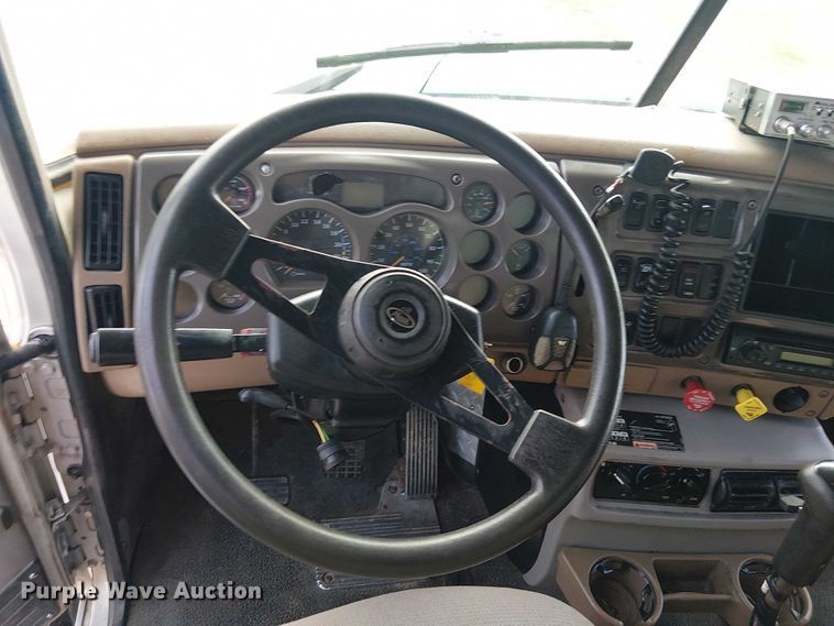 image for item DU3106 2006 Mack CXN612 Vision dump truck
