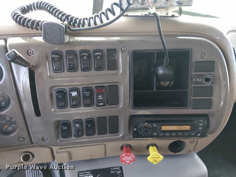 image for item DU3106 2006 Mack CXN612 Vision dump truck
