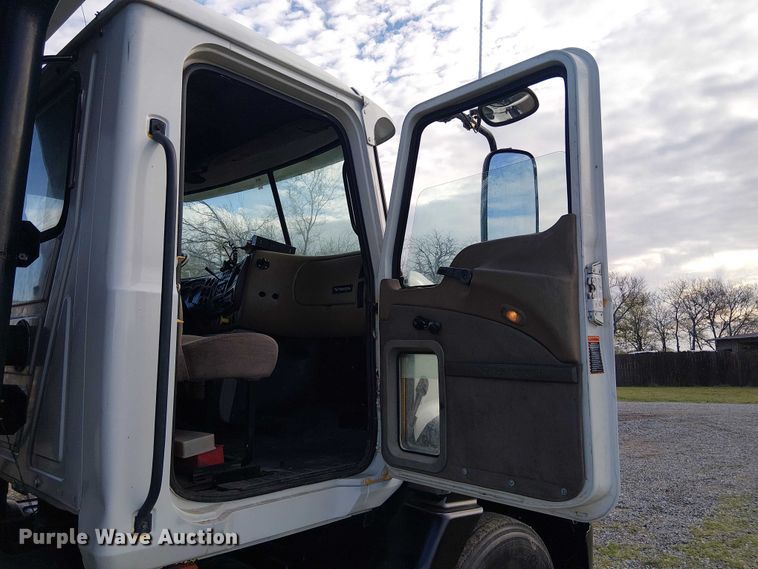 image for item DU3106 2006 Mack CXN612 Vision dump truck