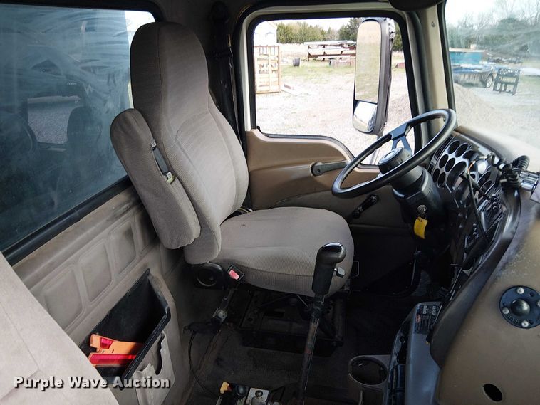 image for item DU3106 2006 Mack CXN612 Vision dump truck