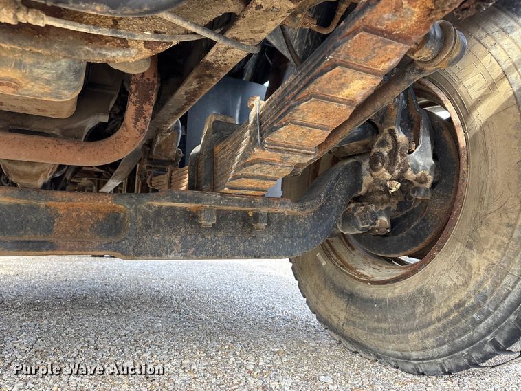 image for item DV4255 1977 Ford U800 flatbed truck
