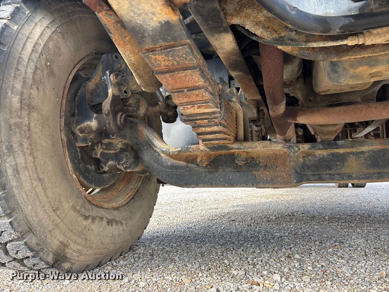 image for item DV4255 1977 Ford U800 flatbed truck