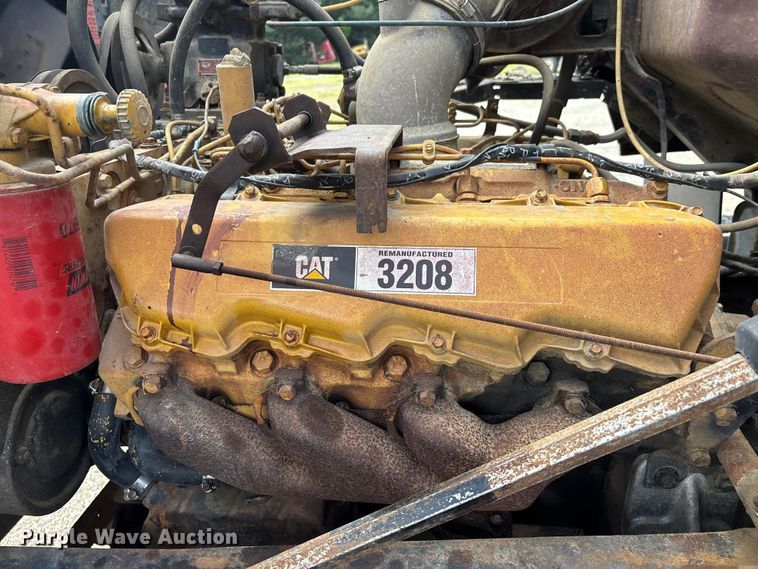 image for item DV4255 1977 Ford U800 flatbed truck