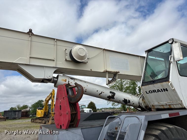 image for item DV4256 1992 Lorain LRT-350D crane